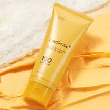 Alternative view of MEDICUBE KOJIC ACID TURMERIC TONING CLEANSER 120G